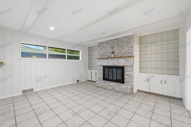 Building Photo - 9924 Coldwater Cir