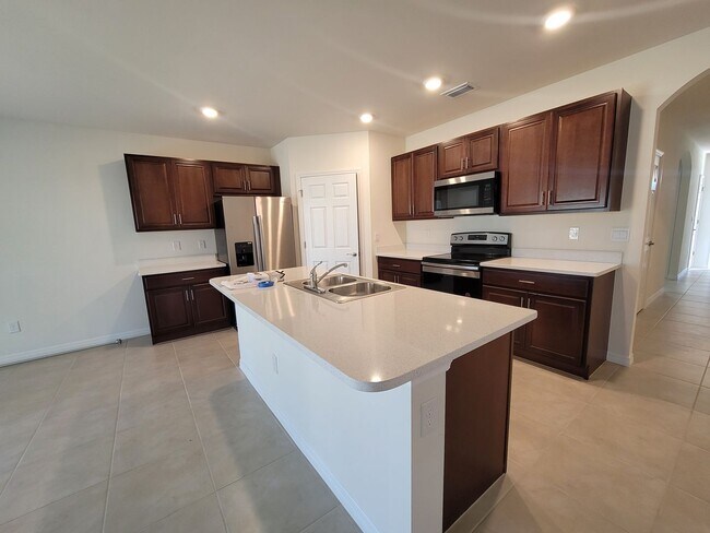 Foto del edificio - 334 SW 25th Ave