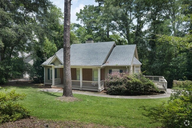 Building Photo - 680 Herring Dr