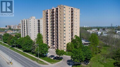 Building Photo - 860 Commissioners Rd E