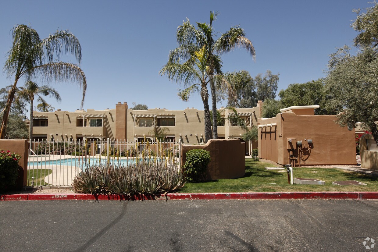 Villa Santa Fe Apartments in Phoenix, AZ