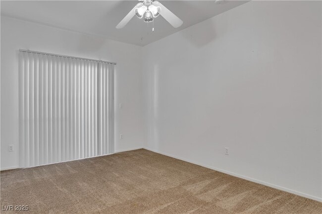 Foto del edificio - 5650 E Sahara Ave