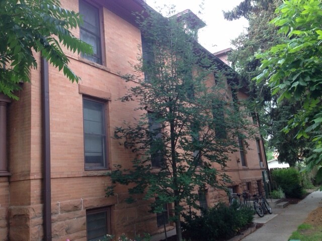 Primary Photo - 301 E Magnolia St
