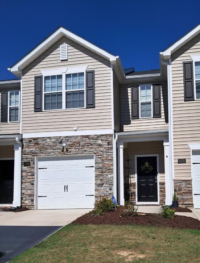 Foto del edificio - 1204 Gracie Ln