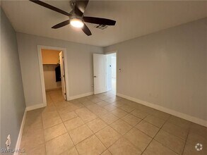 Building Photo - 858 Rose Way