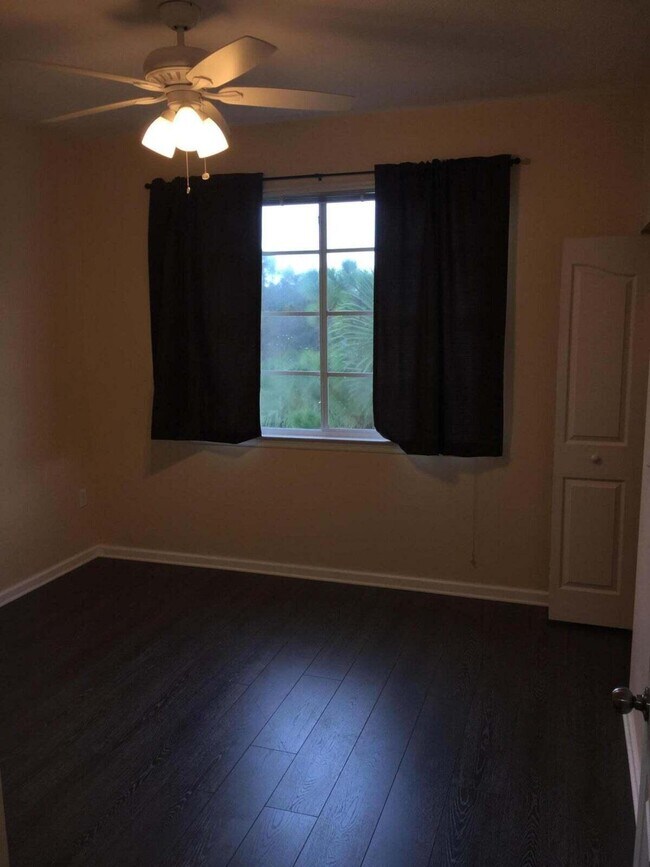 Foto del edificio - 2308 Myrtlewood Cir E