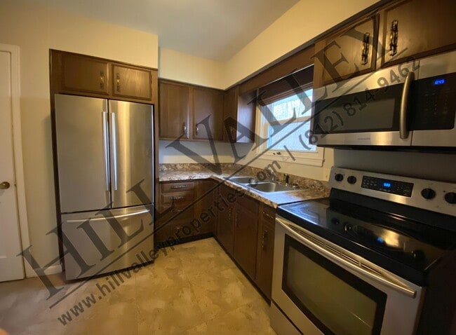 Building Photo - Two Bedroom Home East
