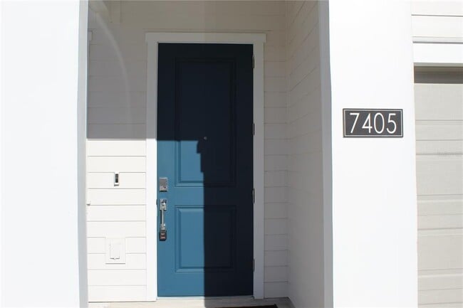 Building Photo - 7405 Stone Crk Trl