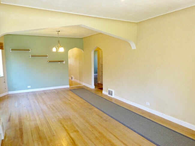 Foto del edificio - Bright and Charming Sunnyside Bungalow