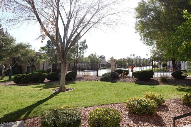 Building Photo - 7885 W Flamingo Rd