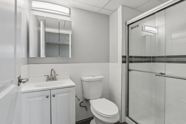 Building Photo - Laverock Place