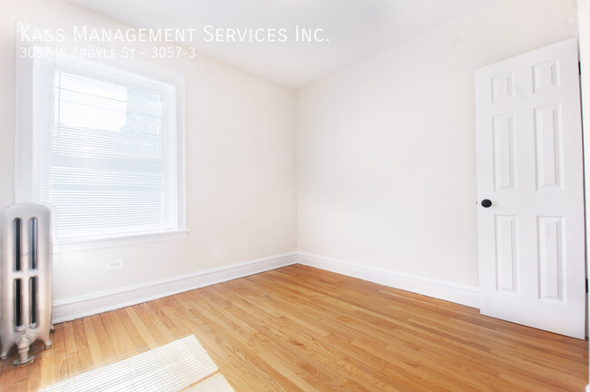 Building Photo - 3057 W Argyle St
