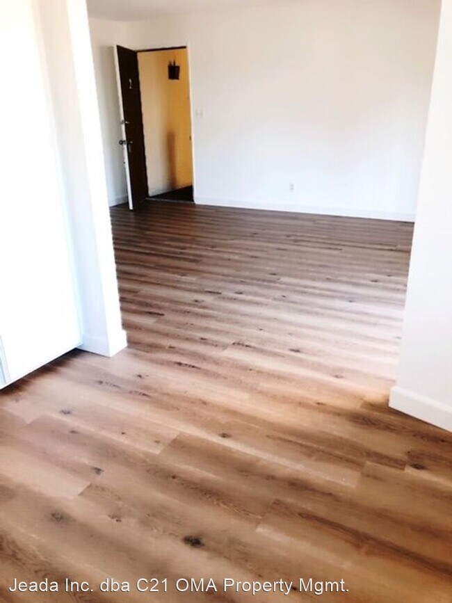 Building Photo - 1004 Buena Vista