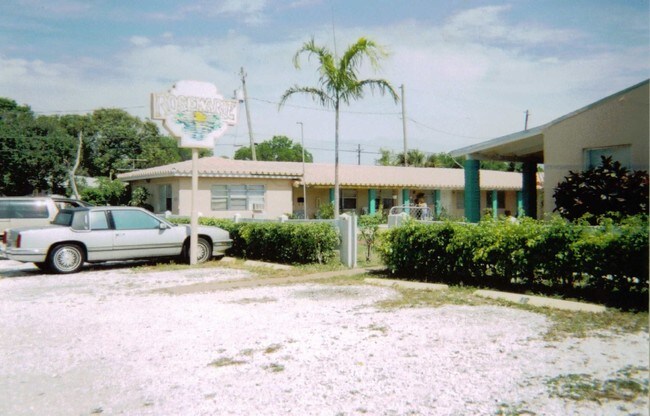 Building Photo - Hollywood Manor - Subdivision