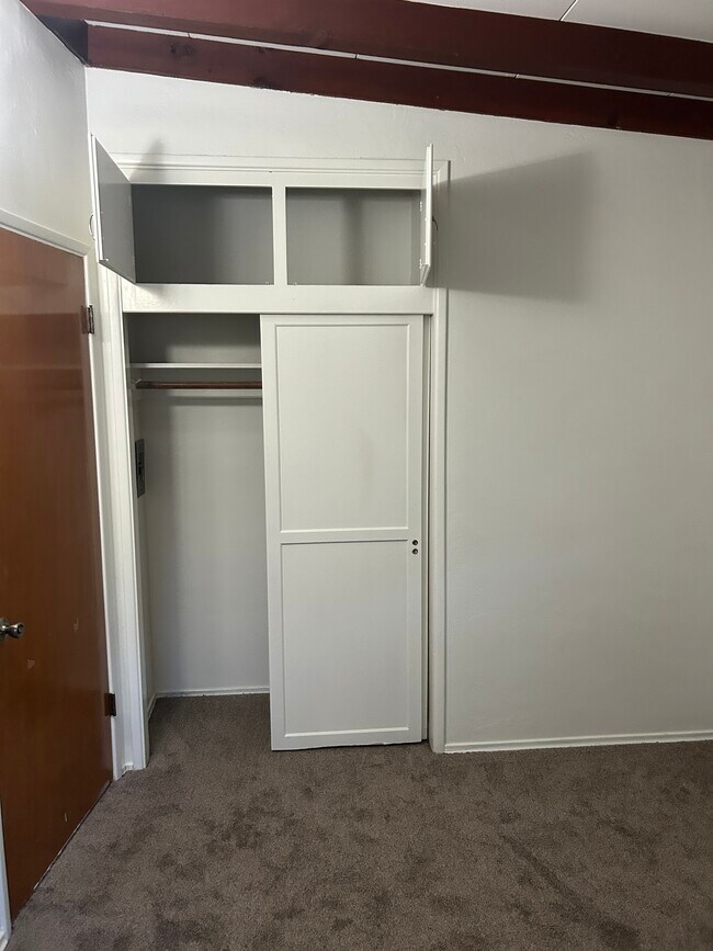 Building Photo - 7111 Mohawk St