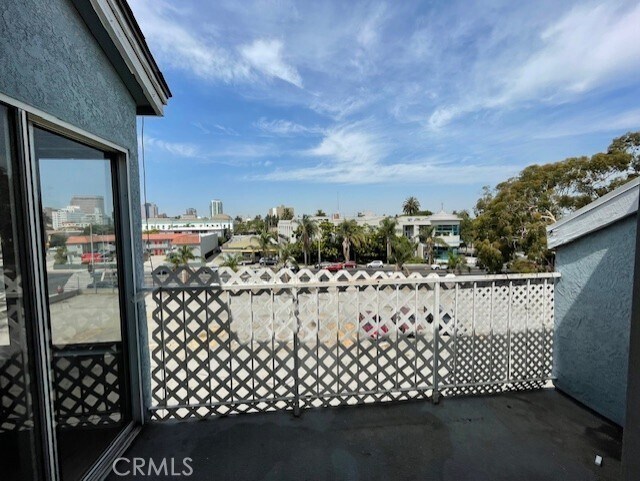 Foto del edificio - 955 E 3rd St