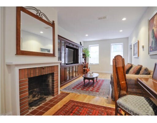 Building Photo - 25 Revere St