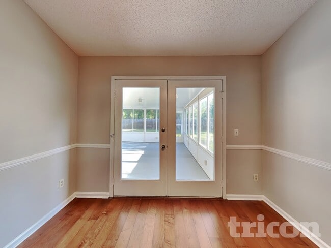 Foto del edificio - 1133 Linwood Loop