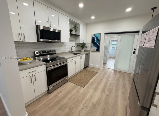 Foto del edificio - 2772 SW 25th St