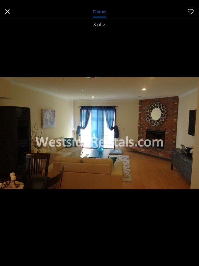 Livingroom - 557 E Tujunga Ave