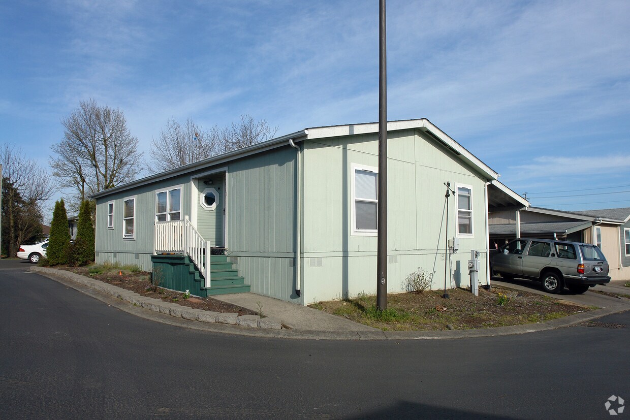 Building Photo - Sumner Estates