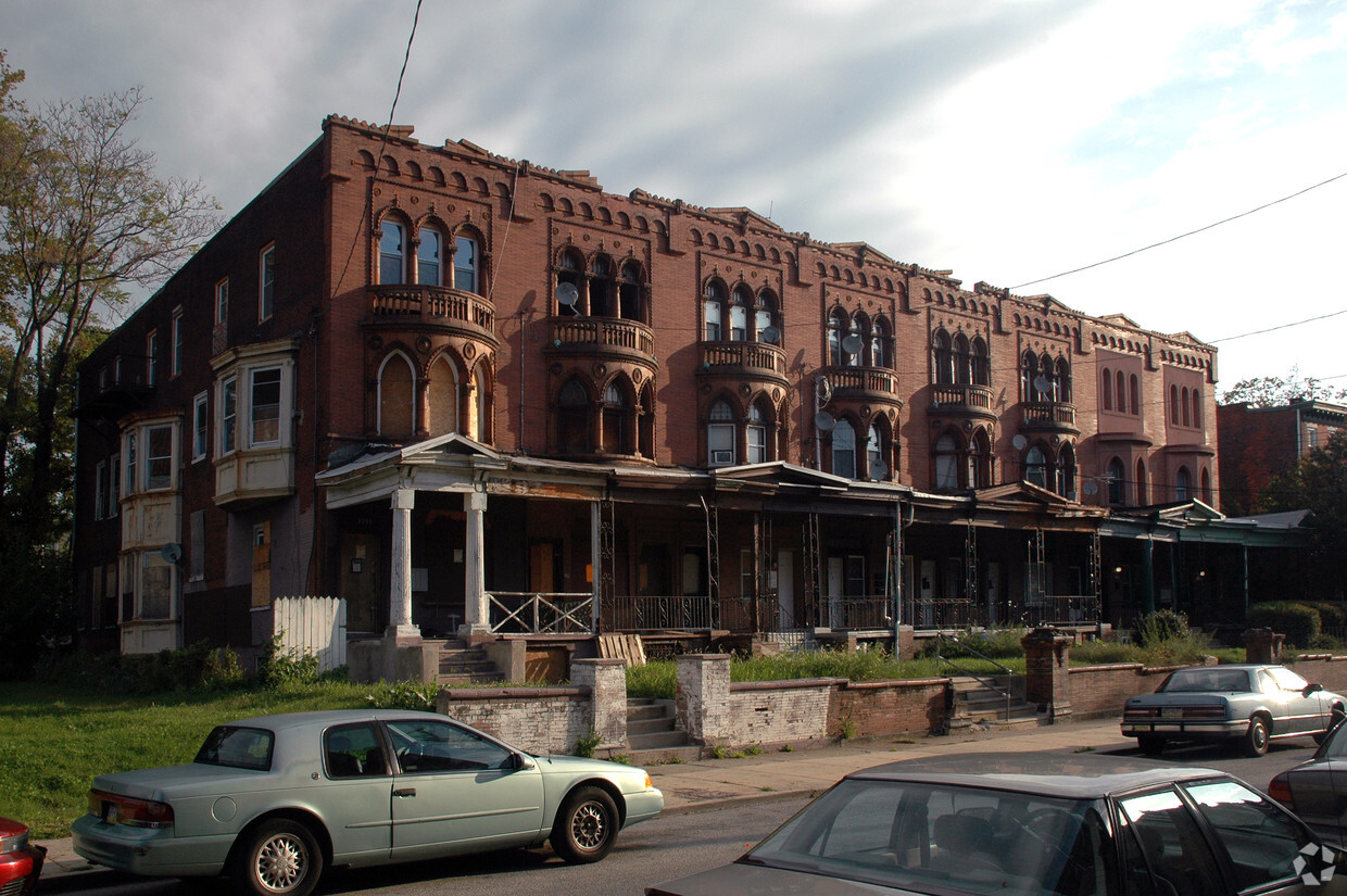Building Photo - 1835 W Tioga St