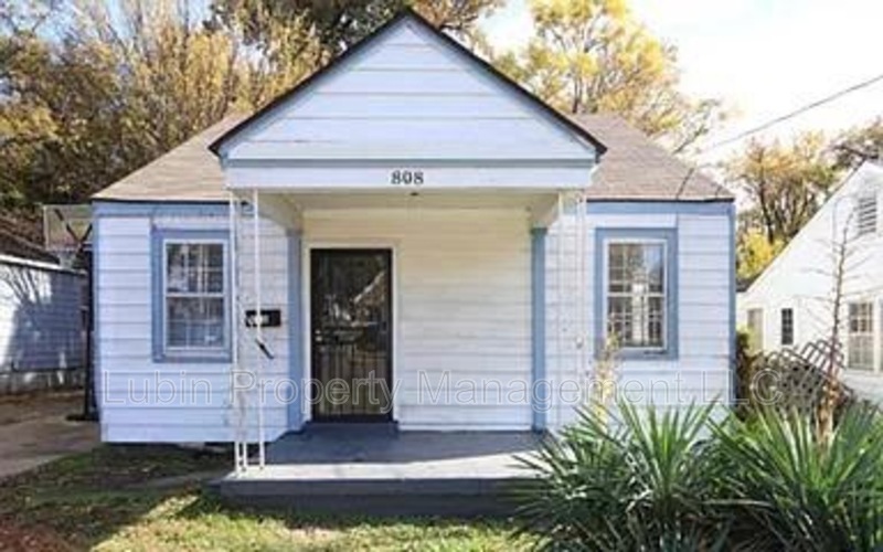 Primary Photo - 808 Columbia St