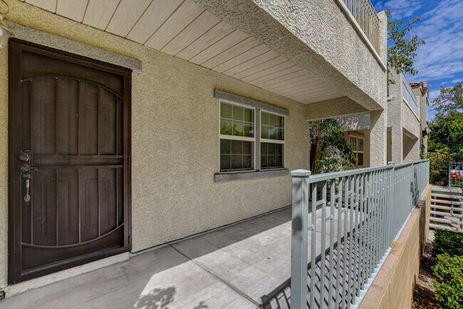 Foto del edificio - Beautiful 2 Story, 3 Bedroom Home Northwest!
