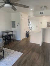 Building Photo - 798 S Cedar St