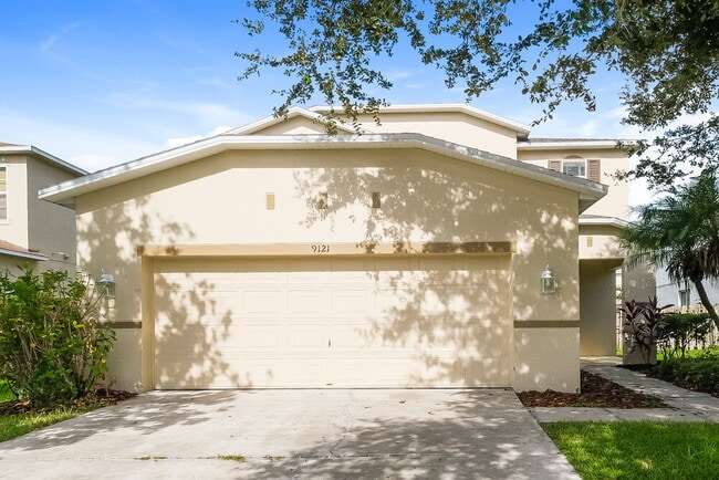 Building Photo - 9121 Lantern Oak Way