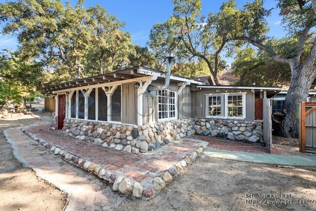 Foto del edificio - 15353 Iron Canyon Rd