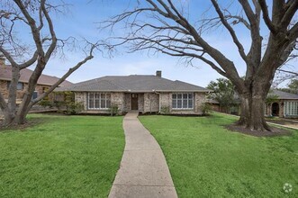 Building Photo - 7010 Claybrook Dr