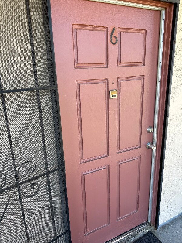 Building Photo - 919 E Windsor Rd