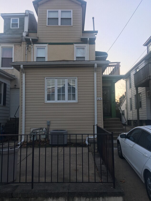 124 Wildwood Ave Unit 1A, East Lansdowne, PA 19050 Apartments in East