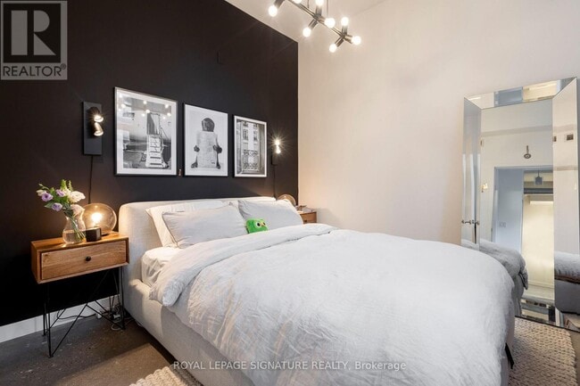 Photo du bâtiment - 625 Queen St E