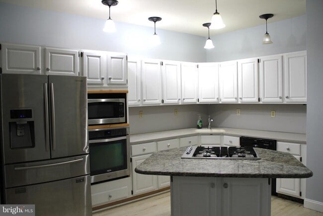 Building Photo - 88 Highpoint Dr