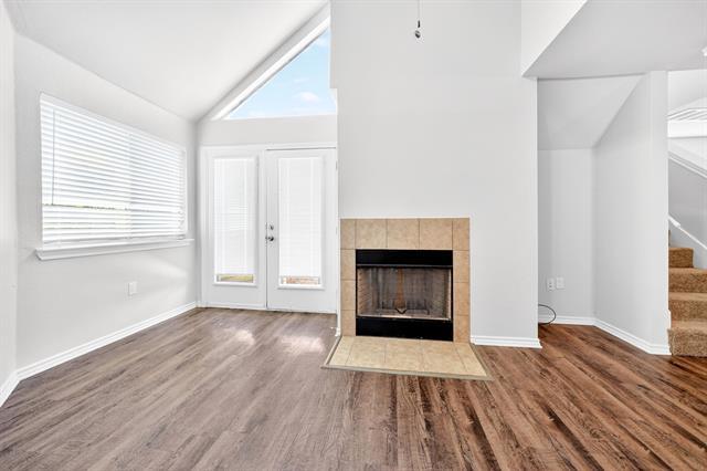 Foto del edificio - 9837 Walnut St