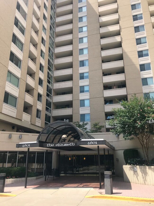 Foto del edificio - 4601 N Park Ave