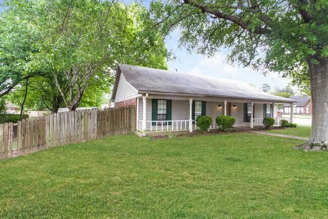 Building Photo - 6708 Henredon Dr