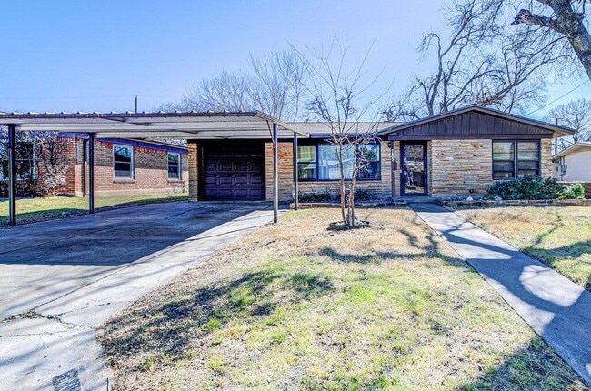 Building Photo - 7803 Lazy Ln