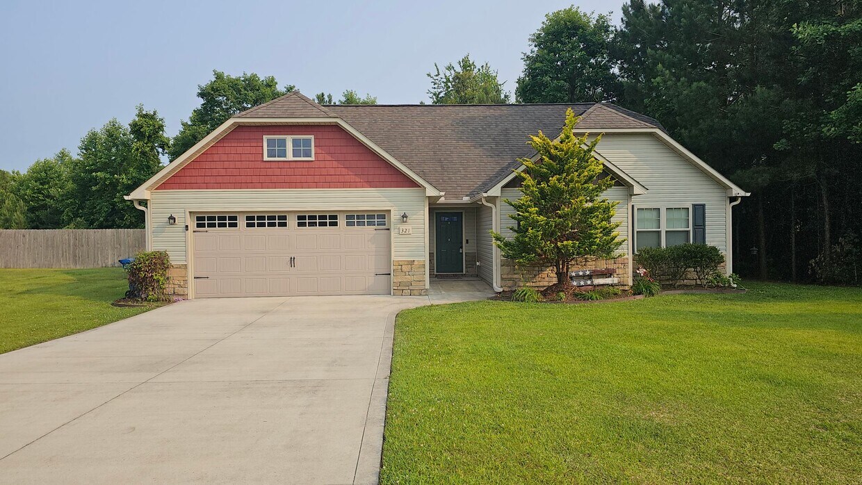 Building Photo - 3 BD 2 BA in Rockford Forest