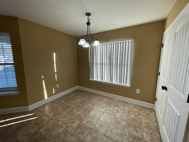 Building Photo - 4698 Custer Dr