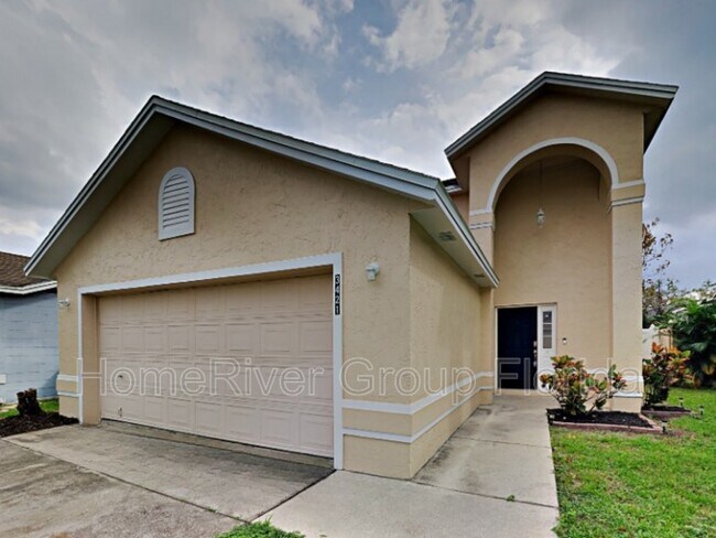 Foto del edificio - 3421 Cove Ct E