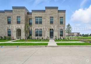 Building Photo - 2121 Luna Dr
