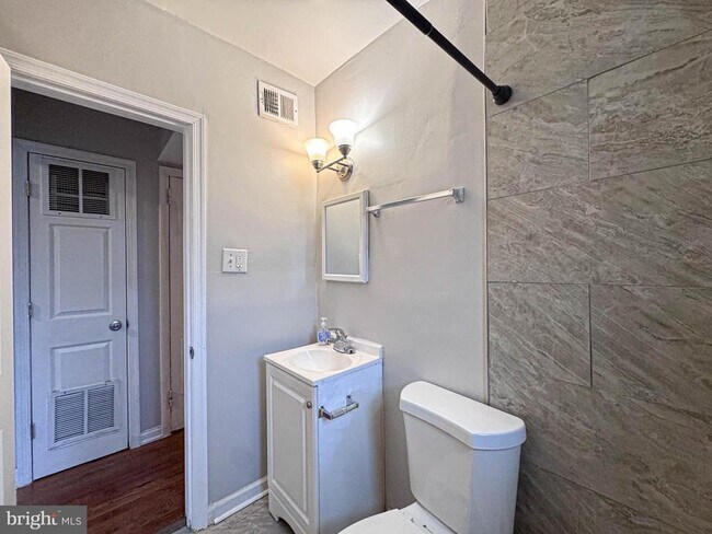 Foto del edificio - 4630 Hillside Rd SE