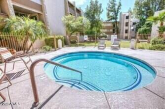 Foto del edificio - 7625 E Camelback Rd