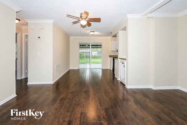 Building Photo - 1035 Cameo Cir