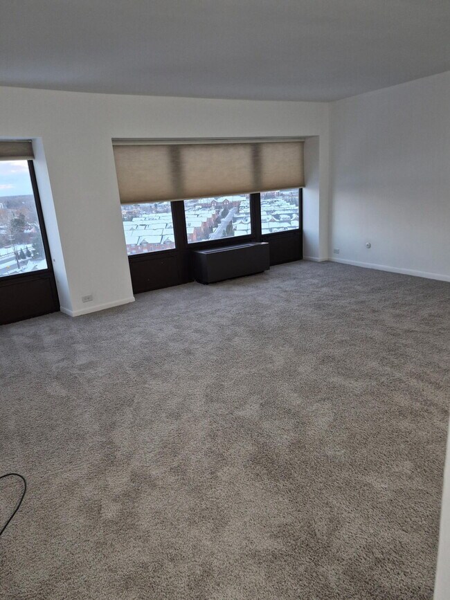 Foto del edificio - 5000 Civic Center Dr