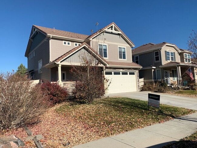 Building Photo - Gorgeous 2 Bedroom + Den, 2 Bathroom Home in Thompson River Ranch!