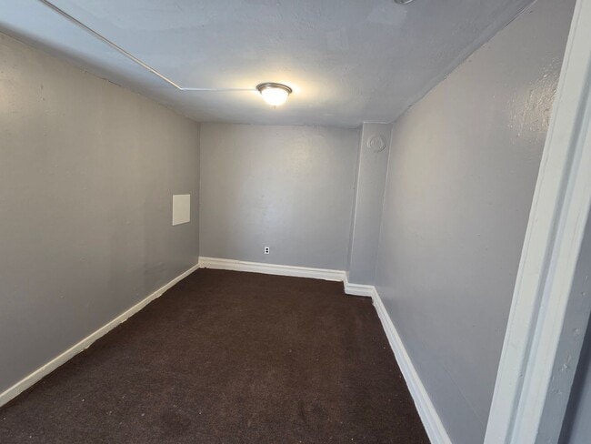 Foto del edificio - 219 N Hall St